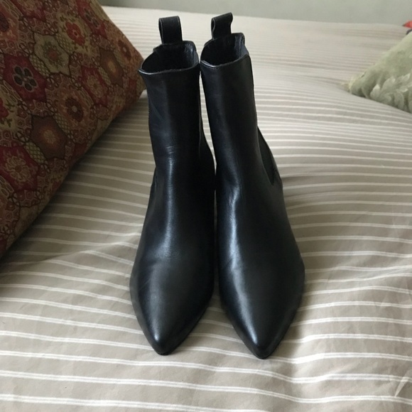 The Archive Shoes - Picture 3 of 4